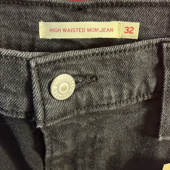 NEW! Women’s LEVI HIGH WAISTED MOM JEANS 32x29 - Picture 4 of 5